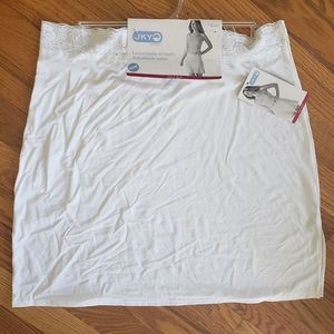 Jockey half slip. White. NWT